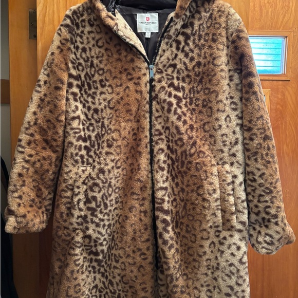 Urban Republic Leopard Print Faux Fur Coat Size M - Picture 8 of 10